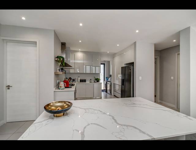 3 BEDROOM TOWNHOUSE FOR SALE IN SANDOWN